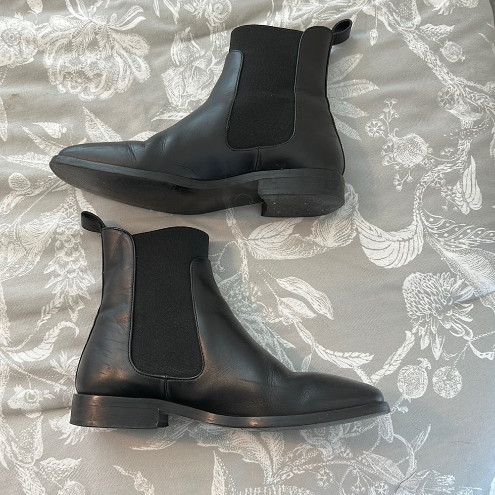 EVERLANE The Italian Leather Square Toe Chelsea Boot